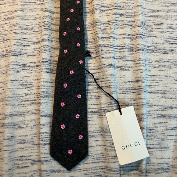 Mens Gucci tie - Picture 1 of 4